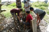 Adéla Hemelíková při terénní práci na Sumatře